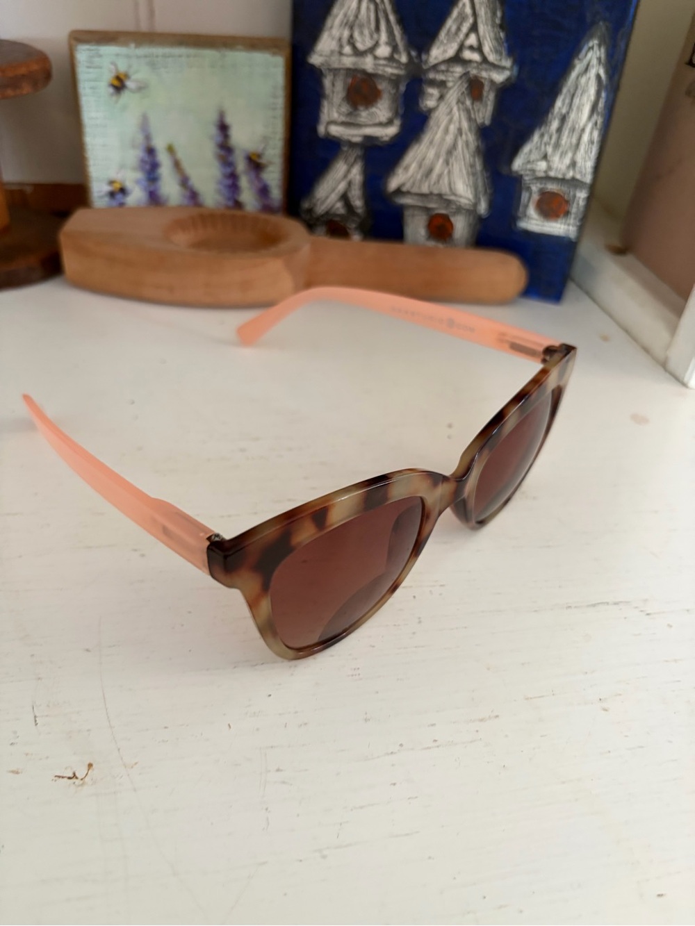 Max Studio Tortoiseshell Frame Sunglasses with Peach Arms - NWOT
